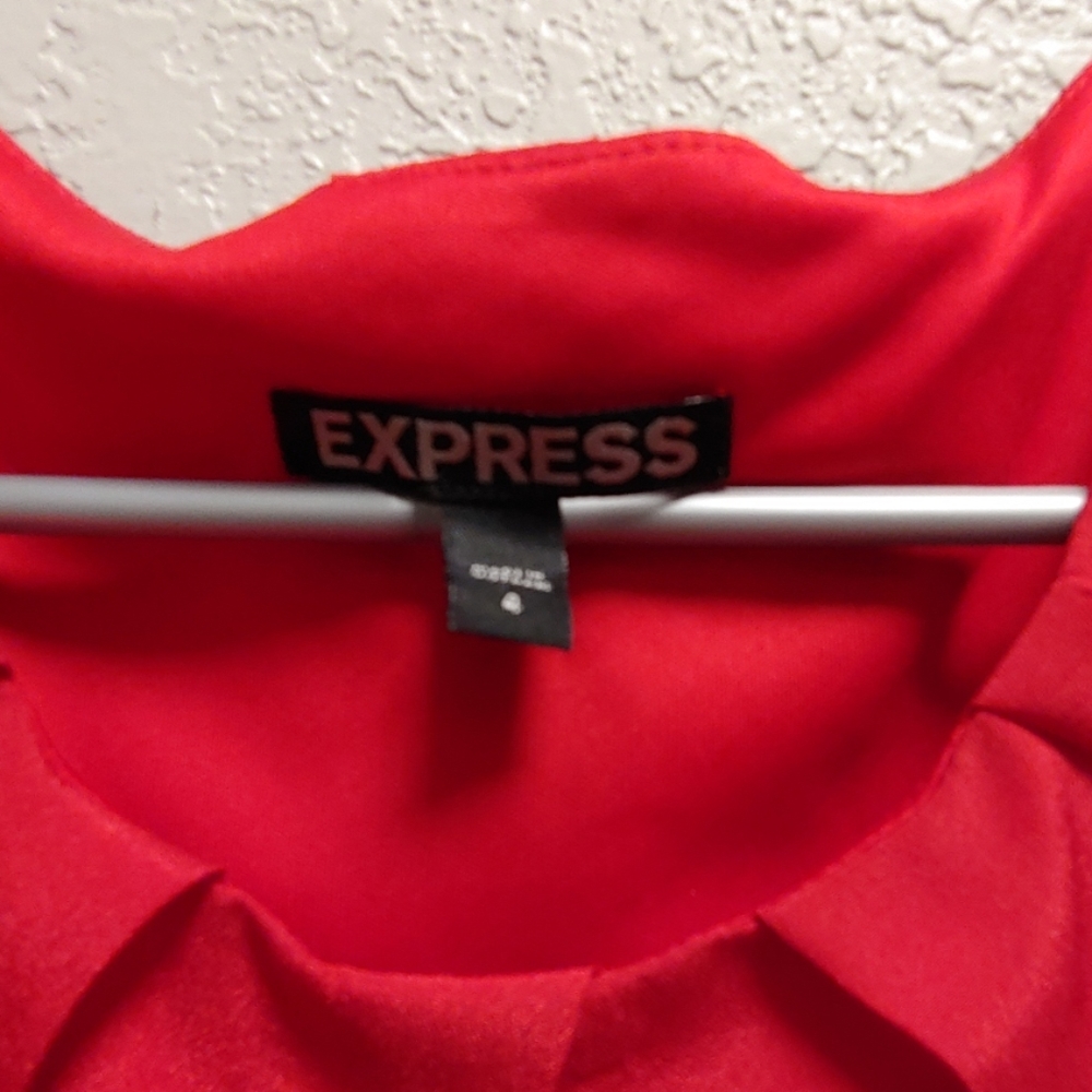 Red dress - Picture 3 of 4